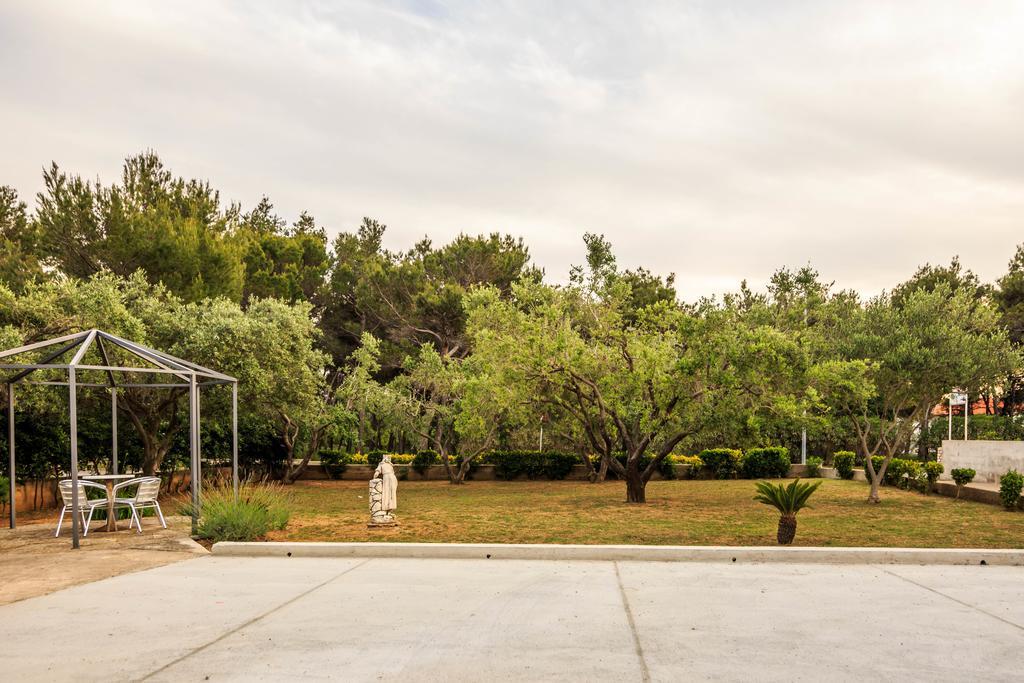 Apartments Katra Novalja Exterior photo