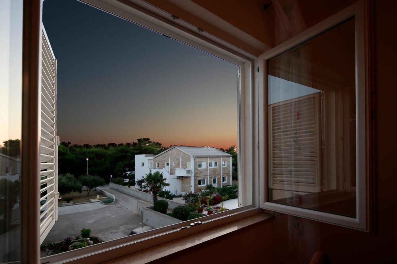 Apartments Katra Novalja Exterior photo