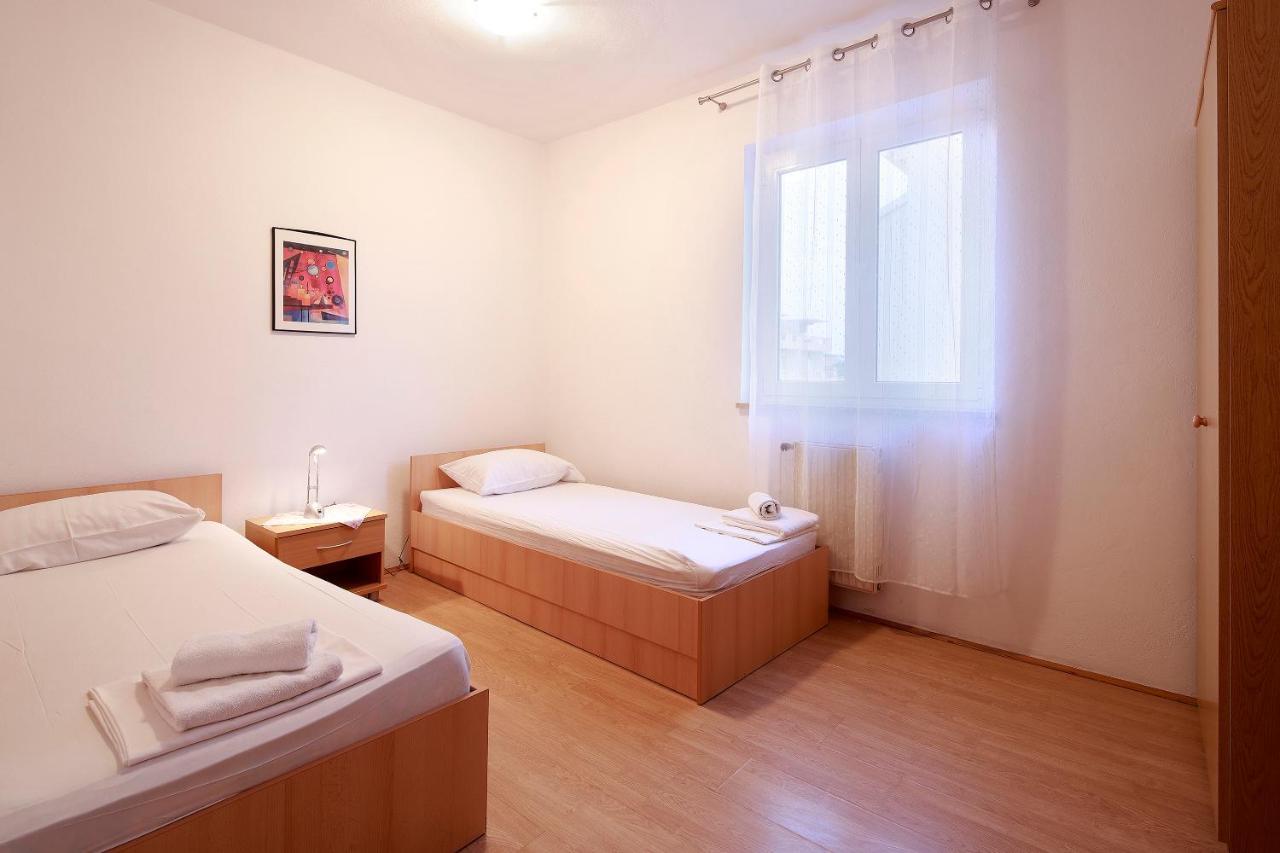 Apartments Katra Novalja Exterior photo